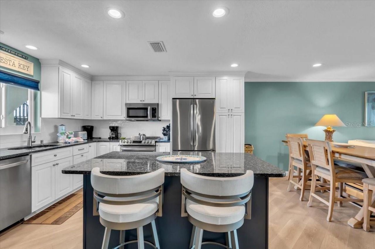 757 Beach Road, Unit 310, Sarasota, FL 34242 Photo