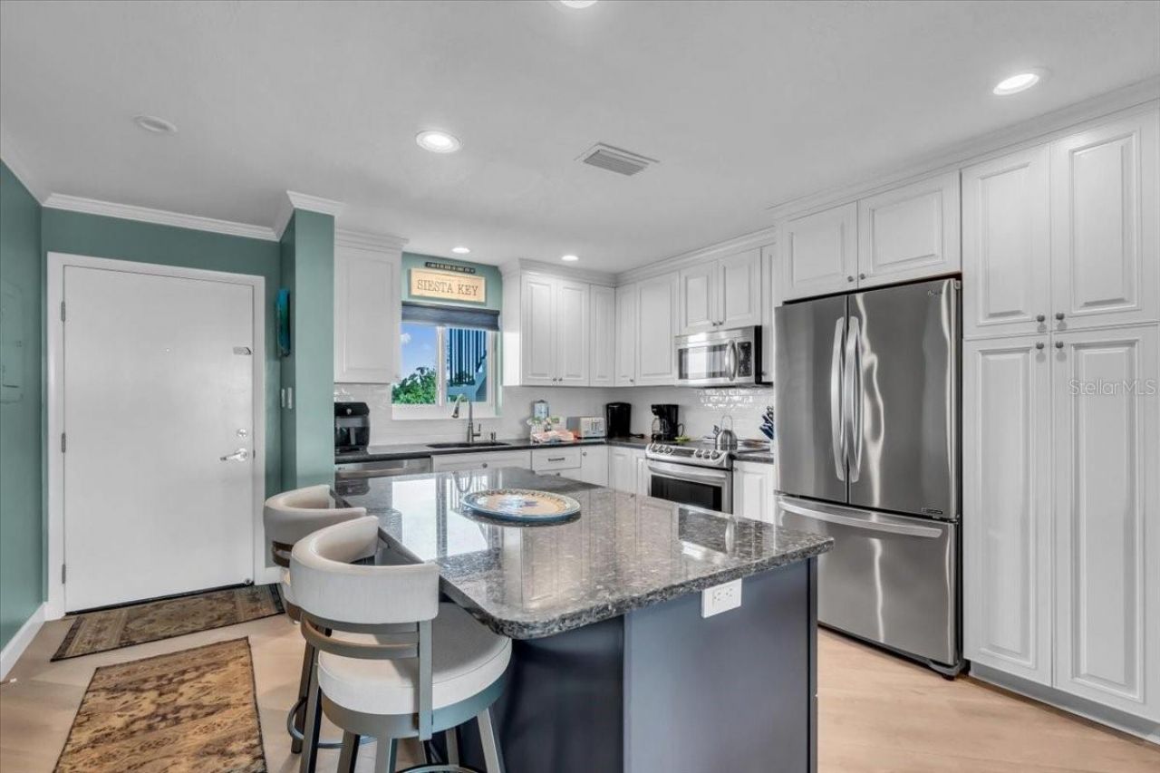 757 Beach Road, Unit 310, Sarasota, FL 34242 Photo