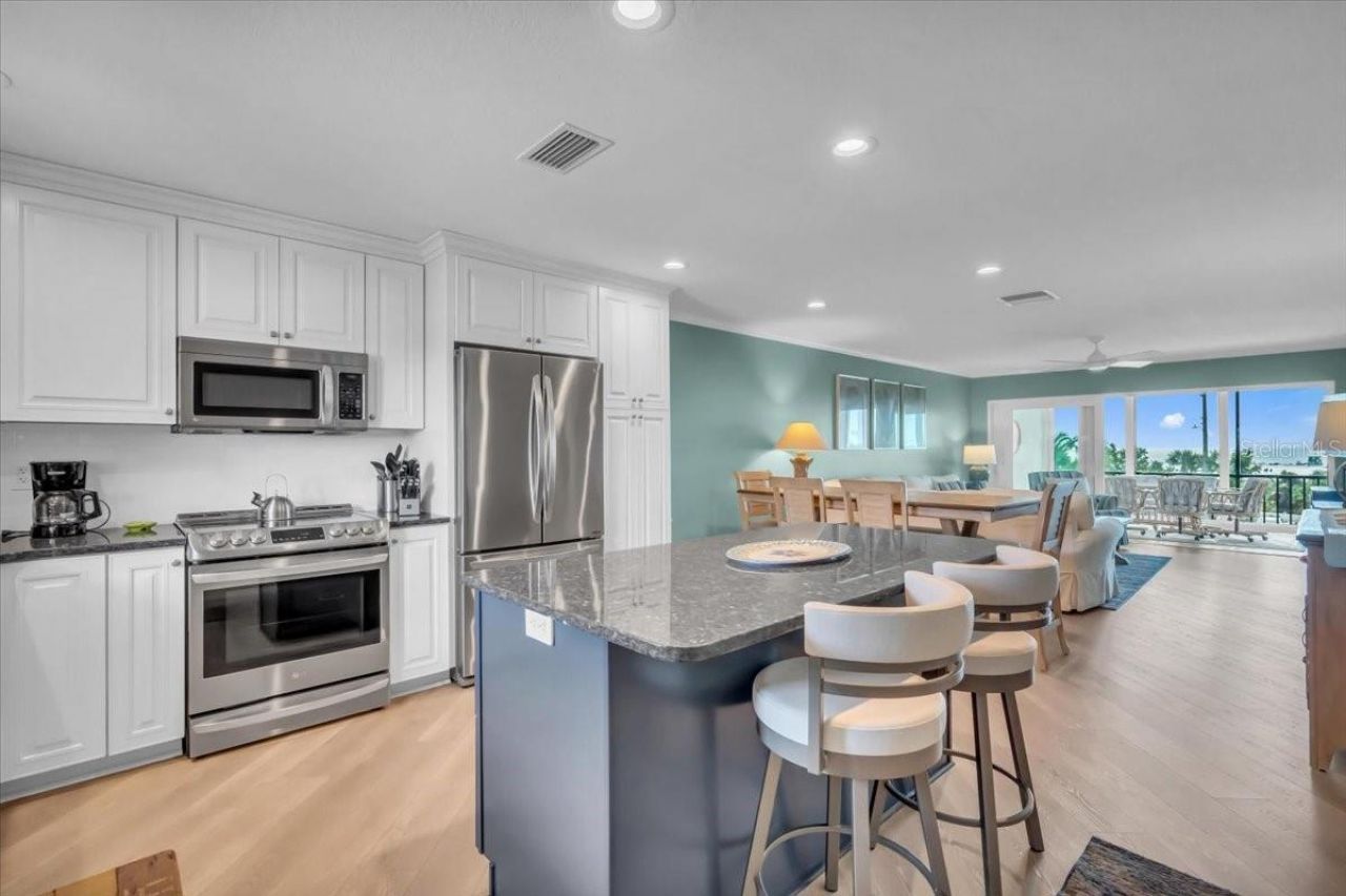 757 Beach Road, Unit 310, Sarasota, FL 34242 Photo