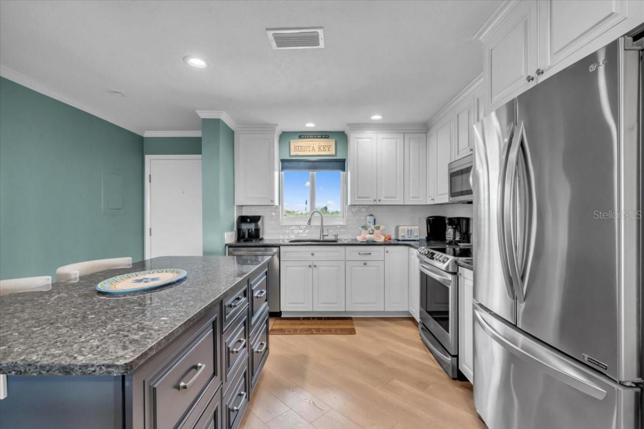 757 Beach Road, Unit 310, Sarasota, FL 34242 Photo