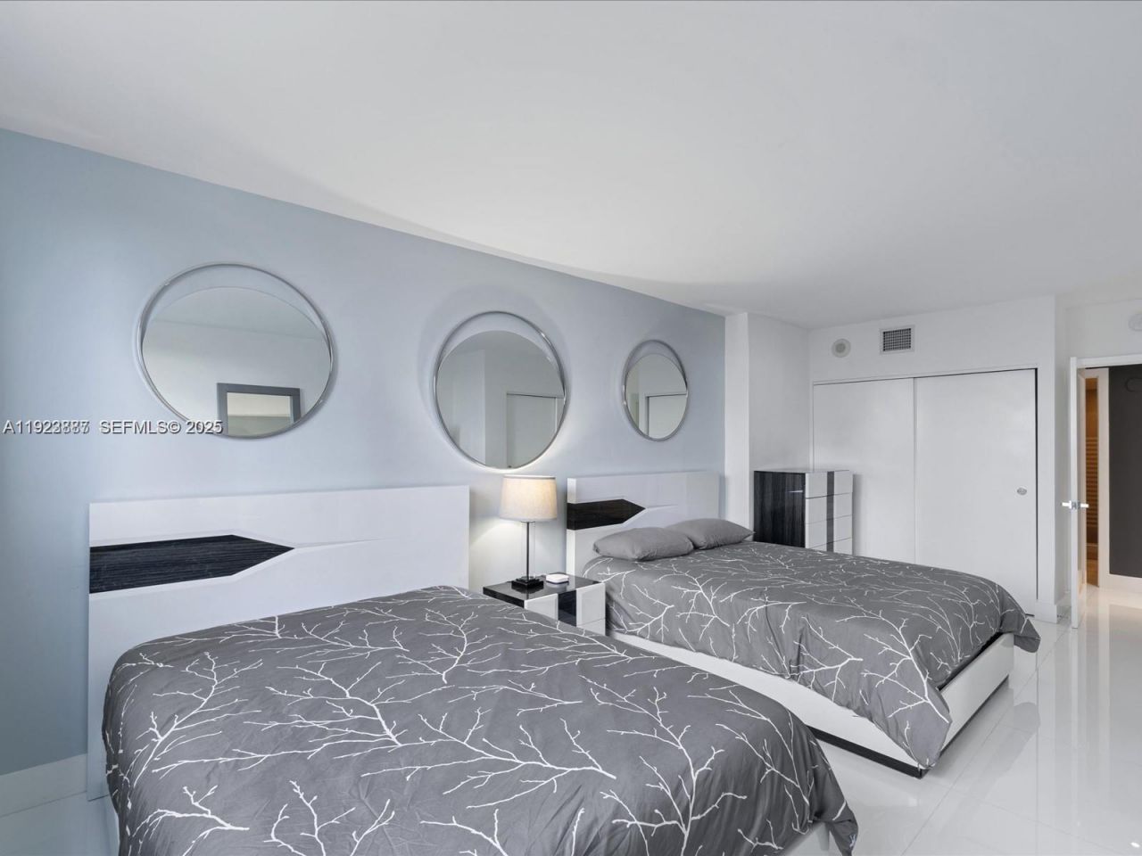 19370 E Collins Ave, Unit 627, Sunny Isles Beach, FL 33160 Photo