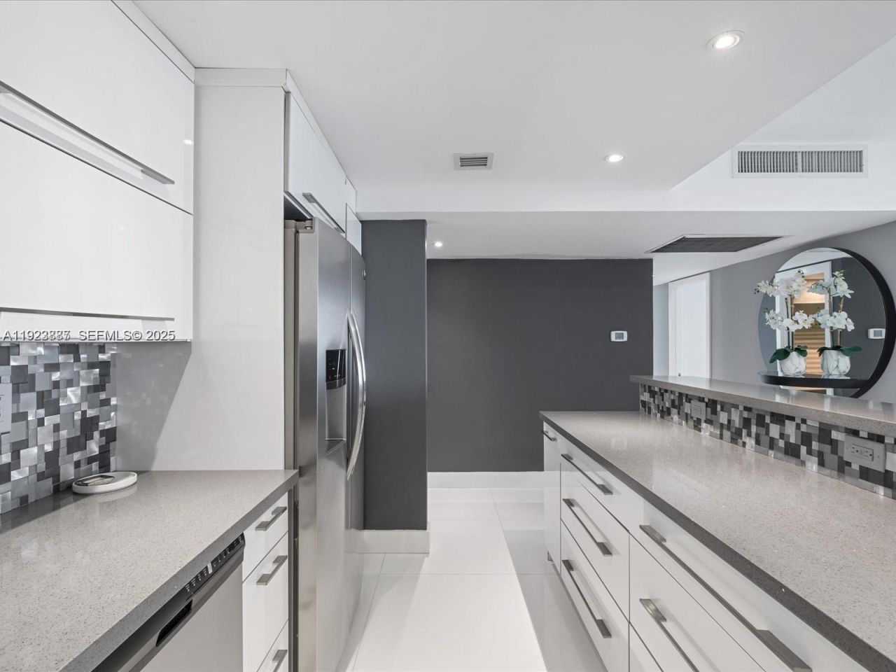 19370 E Collins Ave, Unit 627, Sunny Isles Beach, FL 33160 Photo