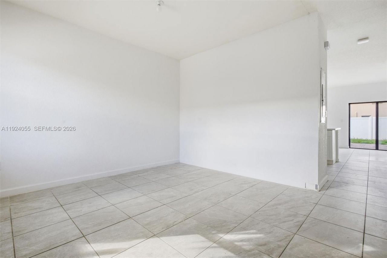 3355 W 106th Ter, Hialeah, FL 33018 Photo