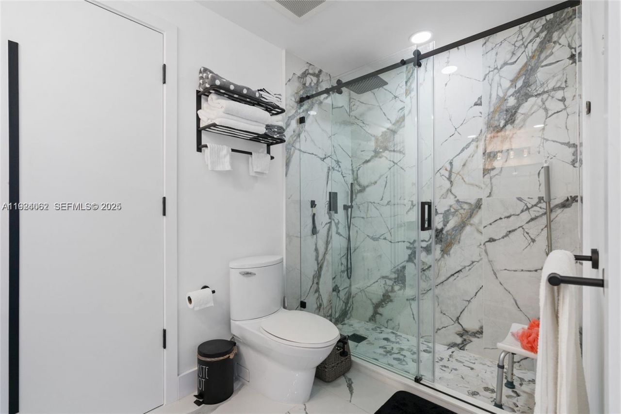 3029 NE 188th St, Unit 1021, Aventura, FL 33180 Photo