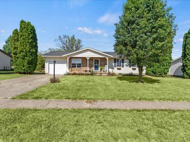 28 Lloyd Drive, North Lewisburg, OH 43060