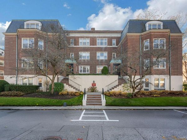 7 Chateaux Circle, Unit 7H, Scarsdale, NY 10583