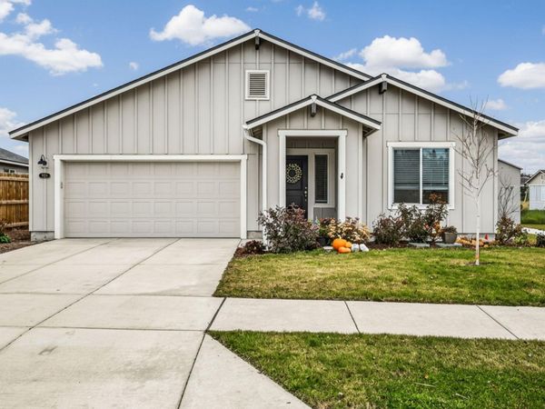 1055 NW Varnish Lane, Redmond, OR 97756