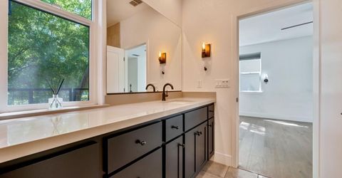 324 10th St, Sacramento, CA 95814 Photo