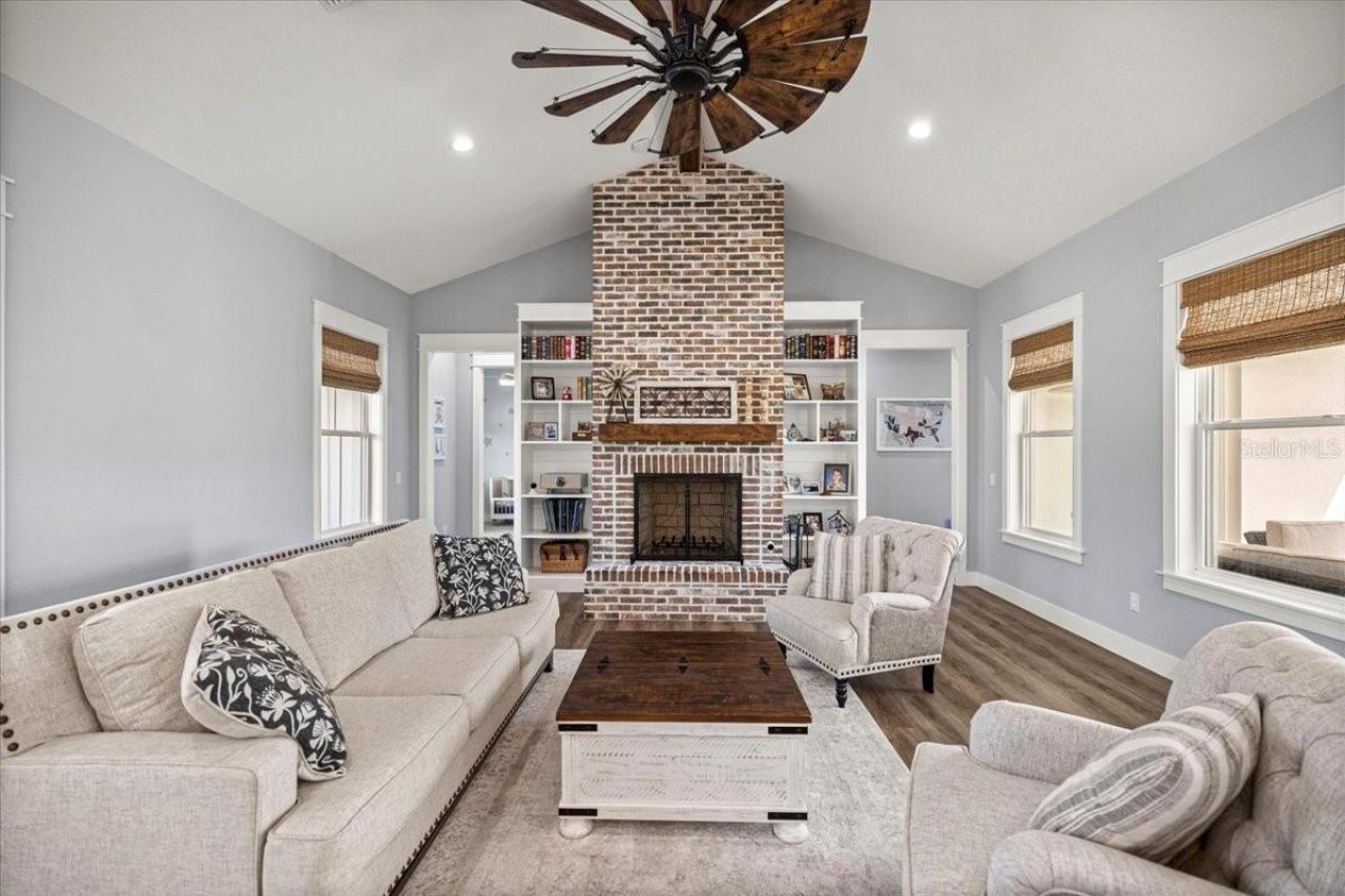 10561 NE 104th Circle, Oxford, FL 34484 Photo