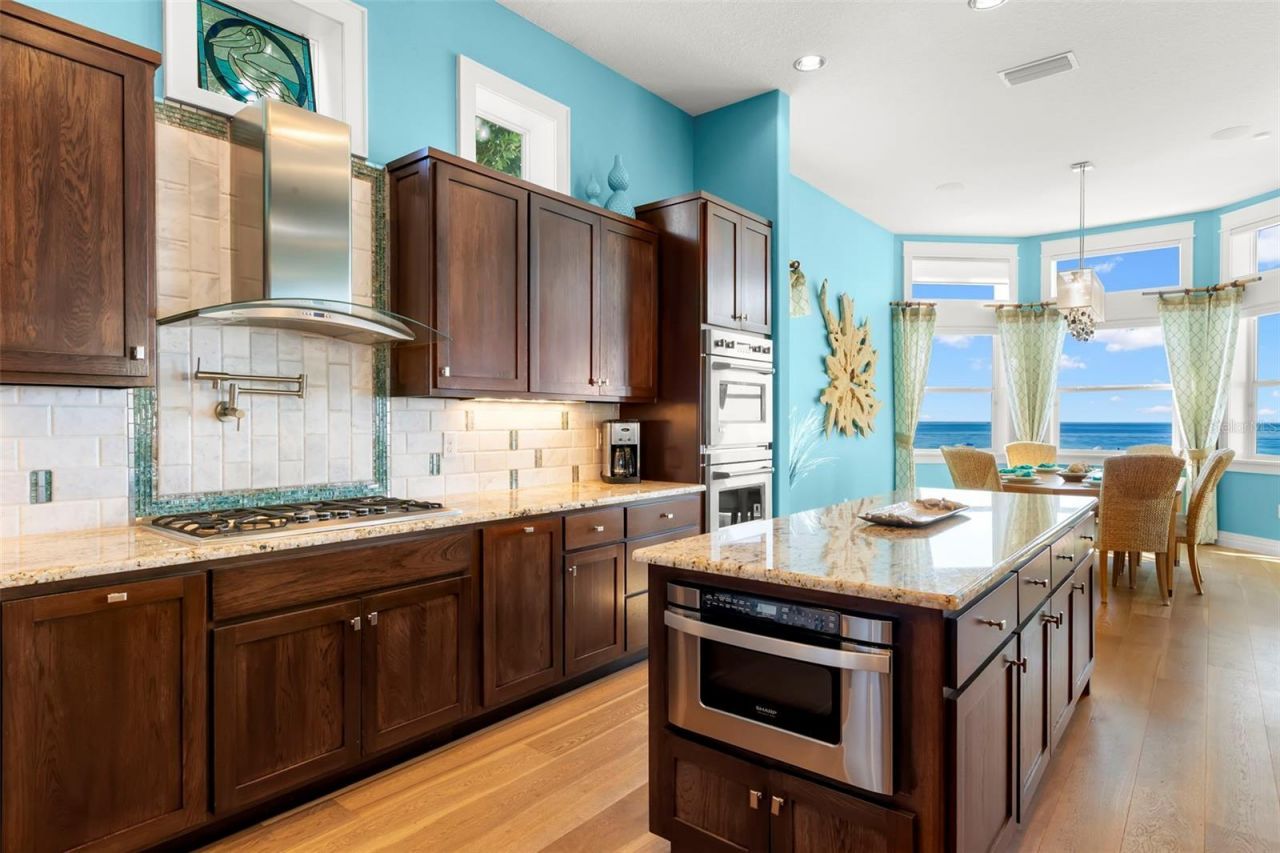 10042 Gulf Boulevard, Treasure Island, FL 33706 Photo