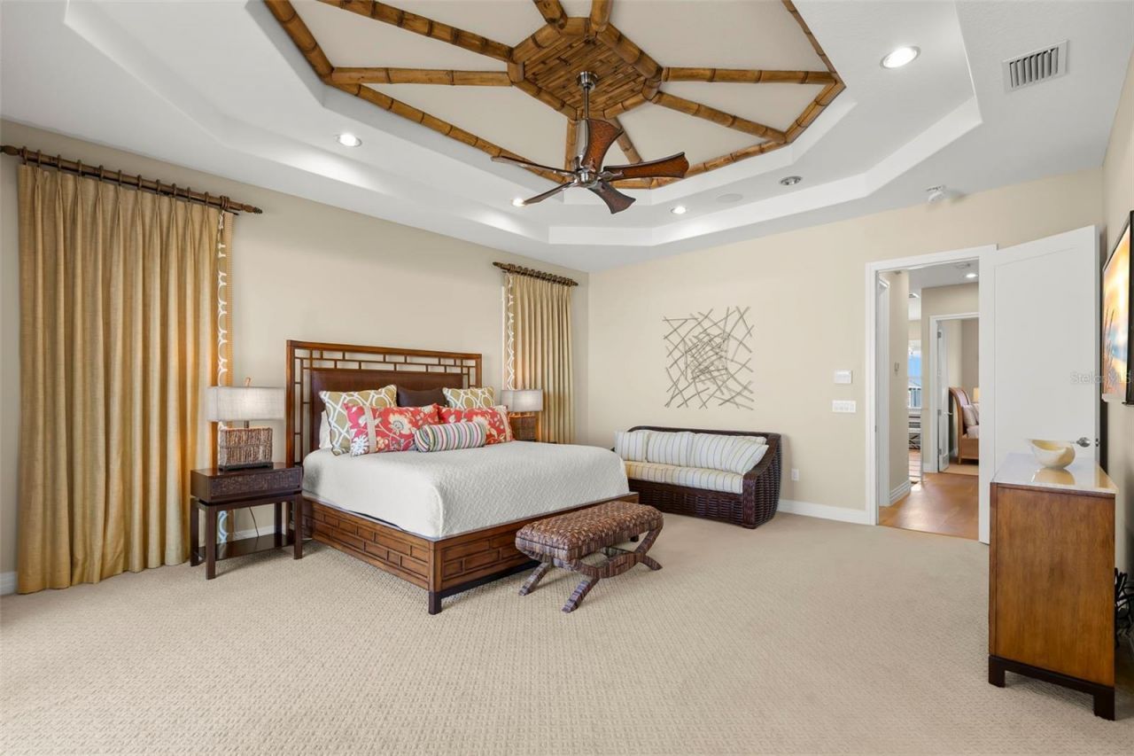 10042 Gulf Boulevard, Treasure Island, FL 33706 Photo