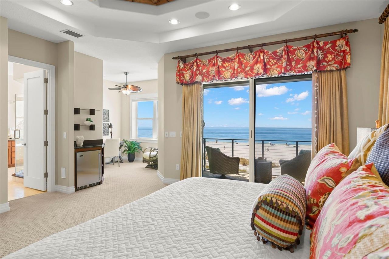 10042 Gulf Boulevard, Treasure Island, FL 33706 Photo