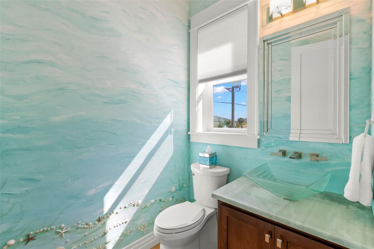 10042 Gulf Boulevard, Treasure Island, FL 33706 Photo