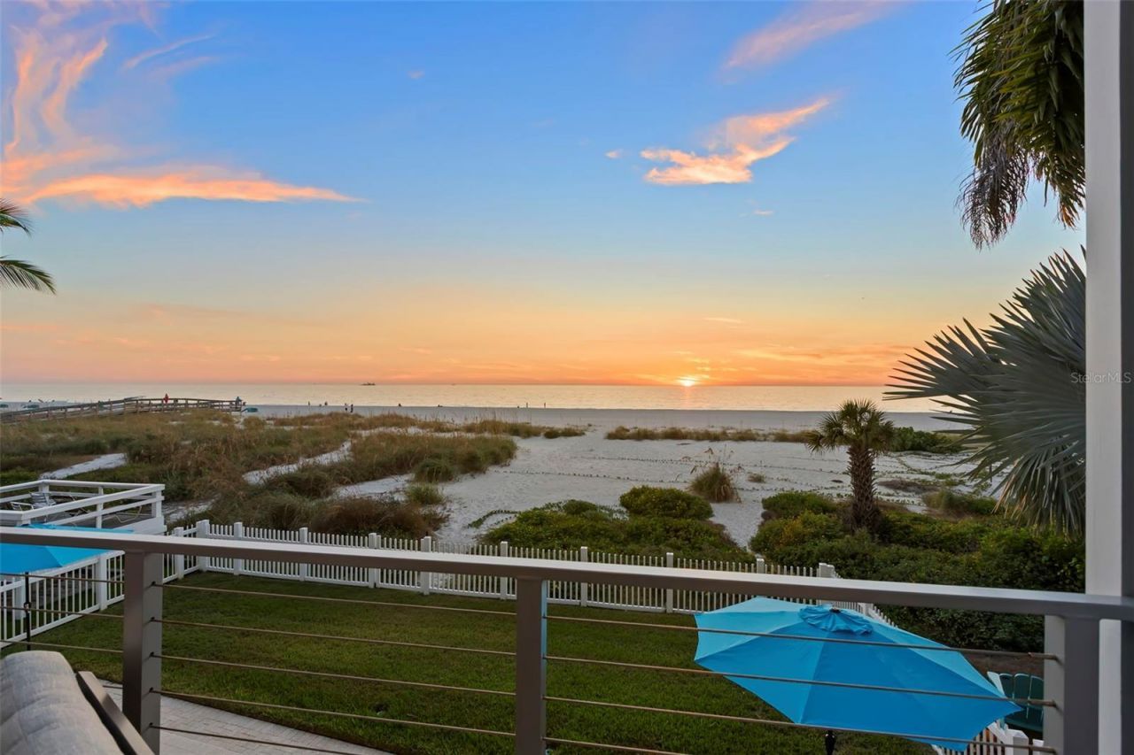 10042 Gulf Boulevard, Treasure Island, FL 33706 Photo