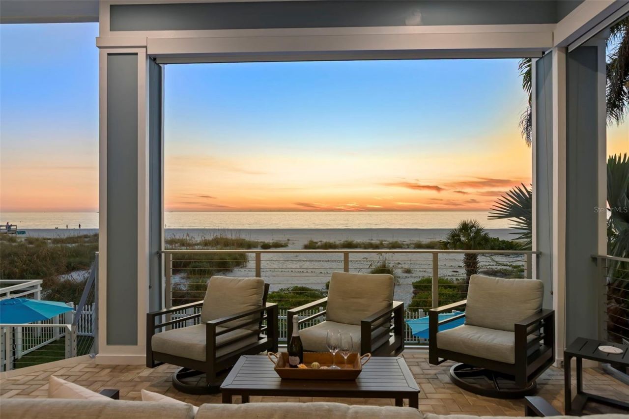 10042 Gulf Boulevard, Treasure Island, FL 33706 Photo