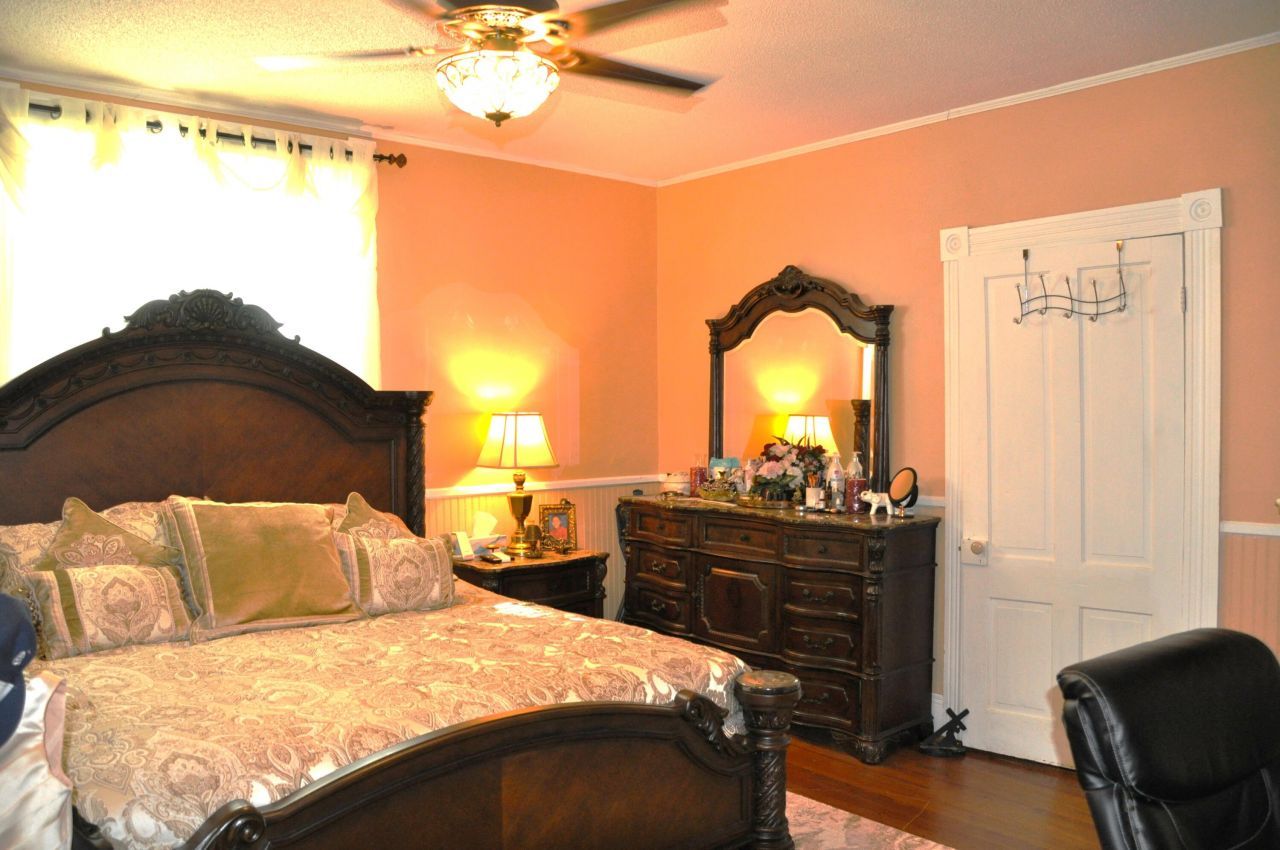 9414 North Road Photo 6