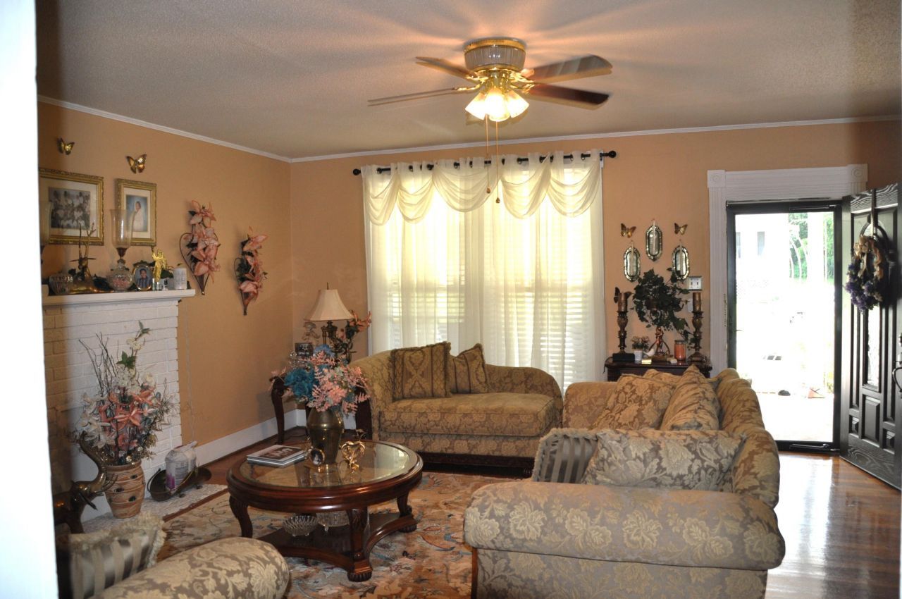 9414 North Road Photo 8