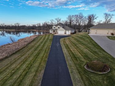 1197 Moorstone Drive NE, Alexandria, MN 56308