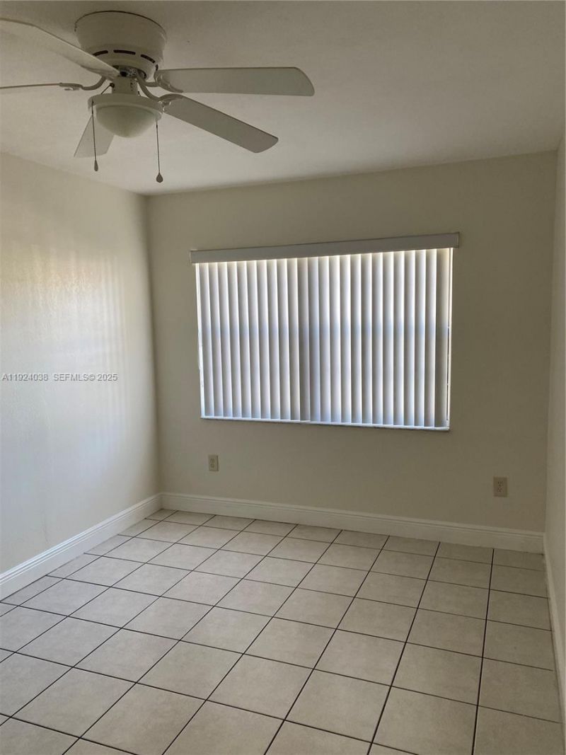 18280 Mediterranean Blvd, Unit 4-3, Hialeah, FL 33015 Photo