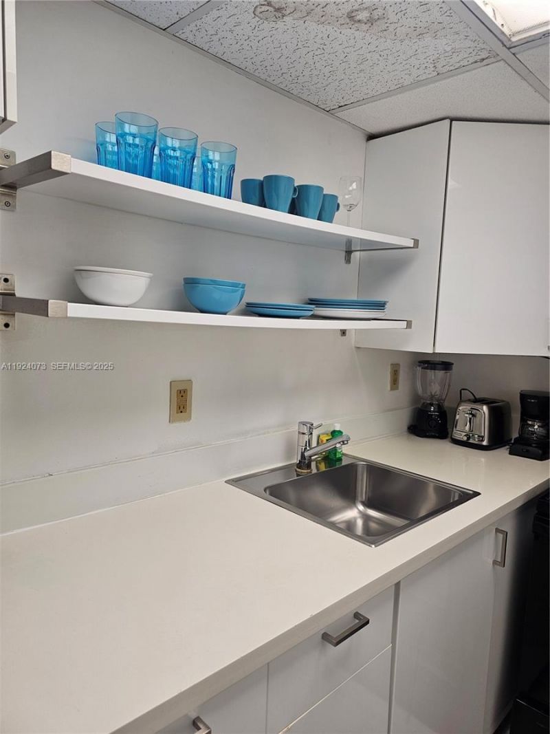 750 Collins Ave, Unit 201, Miami Beach, FL 33139 Photo