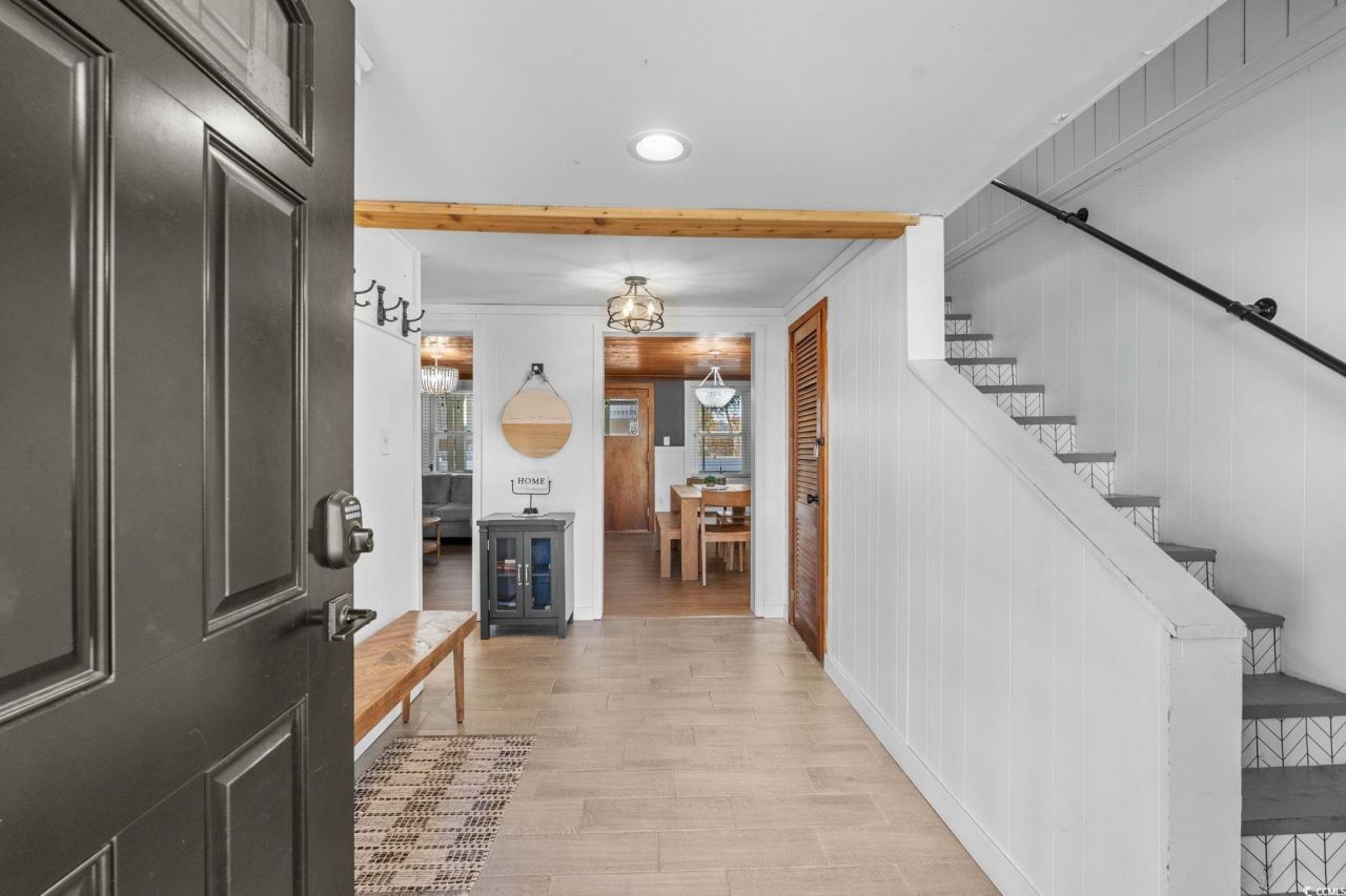 1519a Havens Dr. Photo 5