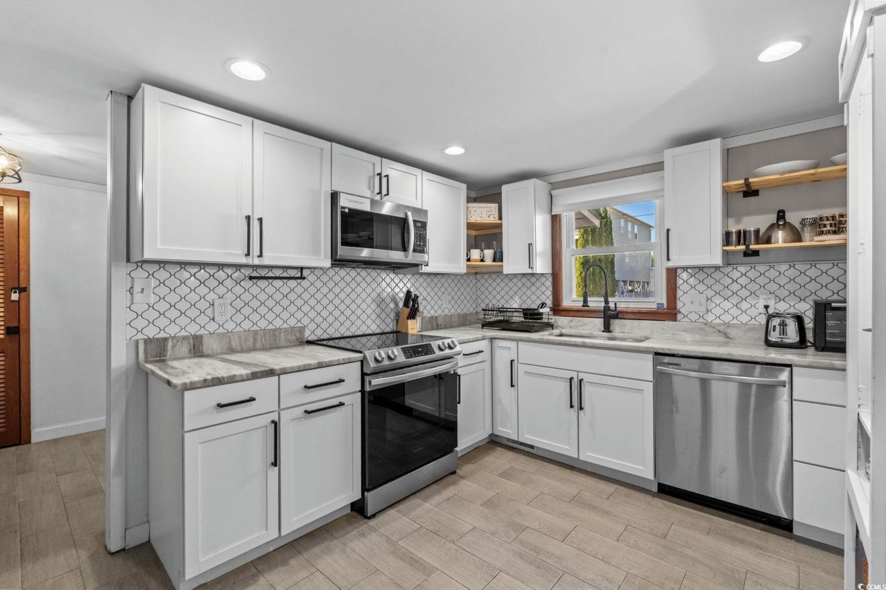 1519a Havens Dr. Photo 6