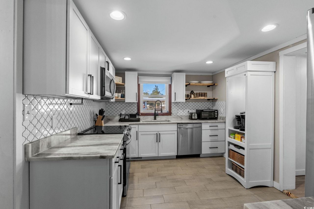 1519a Havens Dr. Photo 8