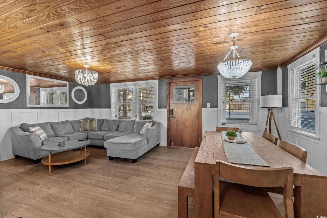 1519a Havens Dr. Photo 9