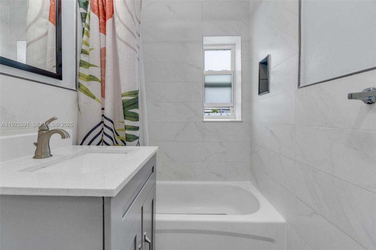 15851 NW 18th Ave, Miami Gardens, FL 33054 Photo