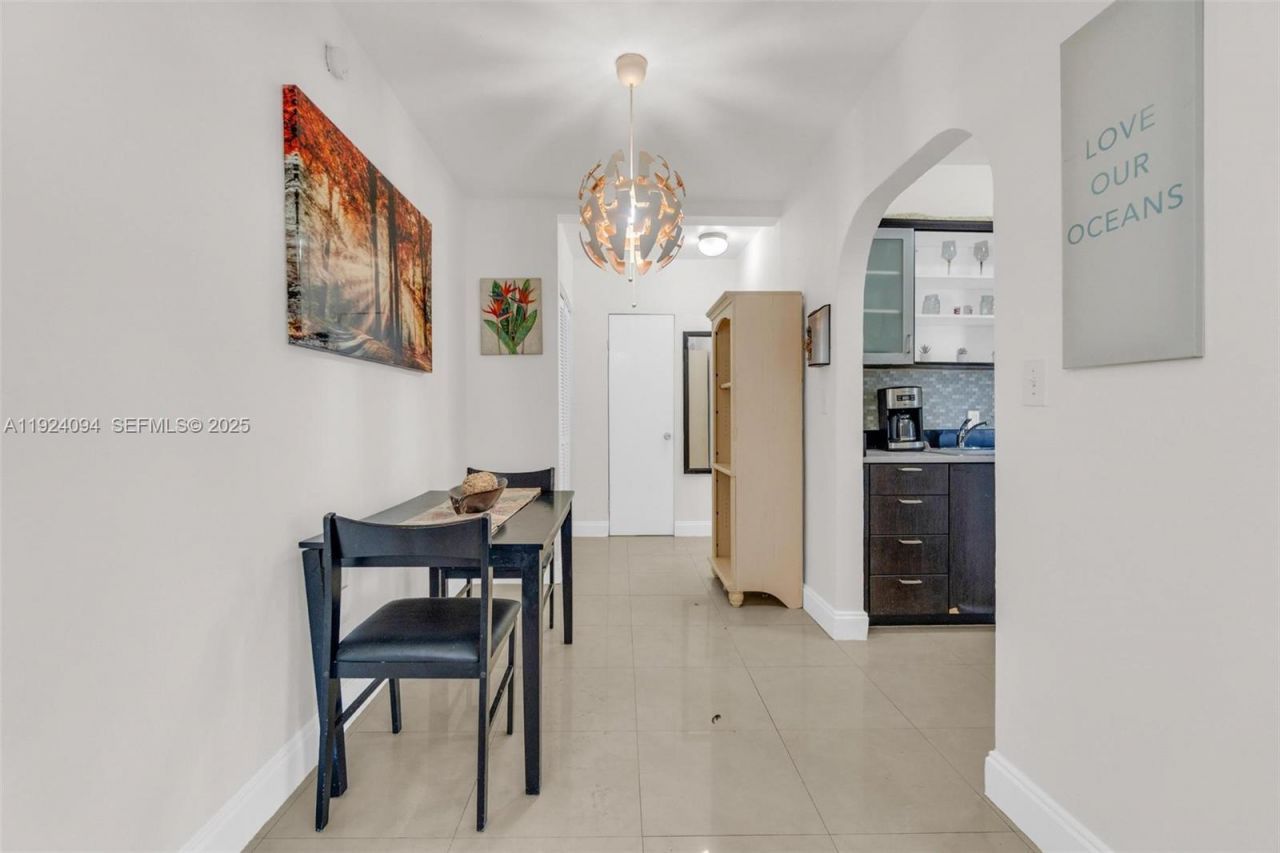 503 75th St, Unit 7504, Miami Beach, FL 33141 Photo