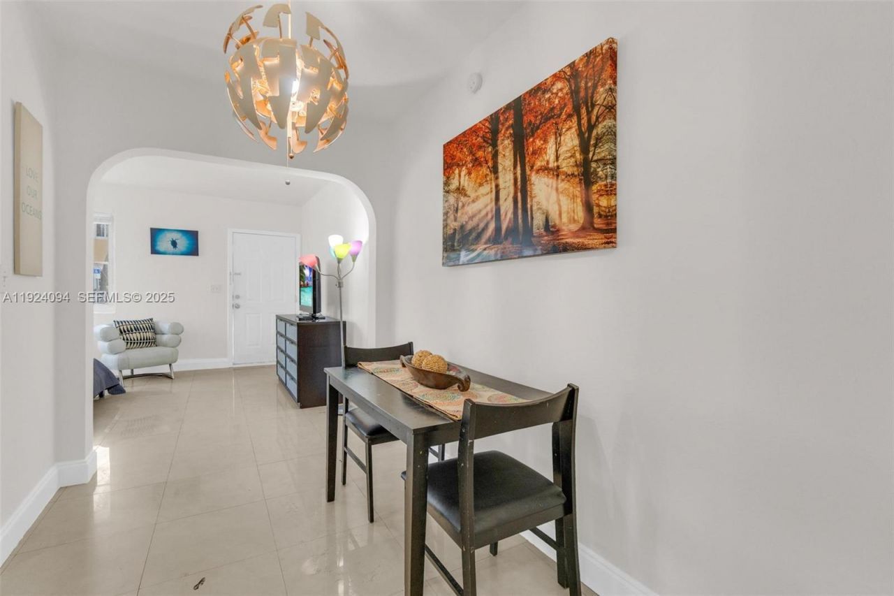 503 75th St, Unit 7504, Miami Beach, FL 33141 Photo