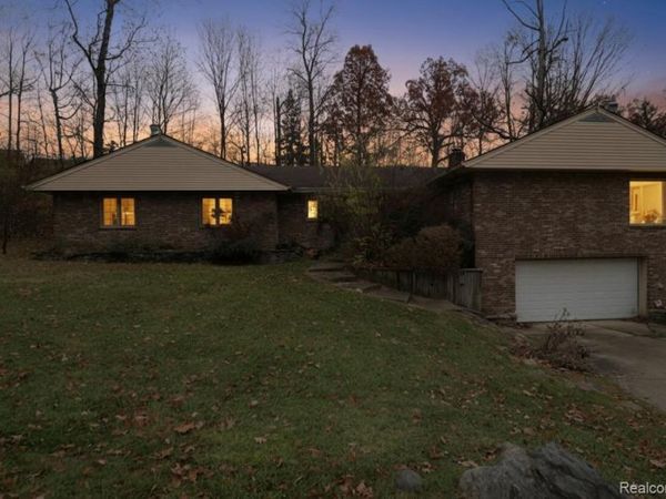 29200 Wildbrook Drive, Southfield, MI 48034