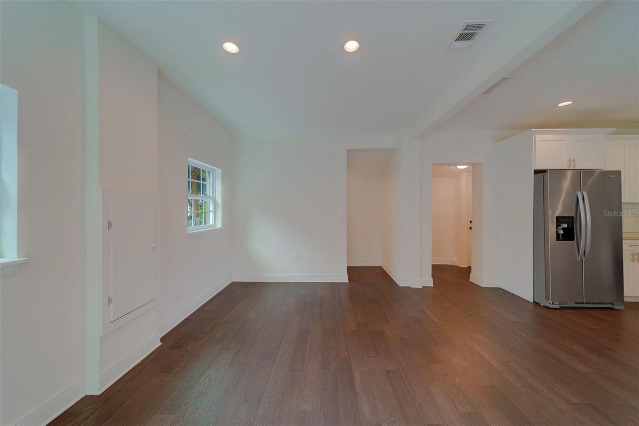 225 36th Avenue Ne, Saint Petersburg, FL 33704 Photo