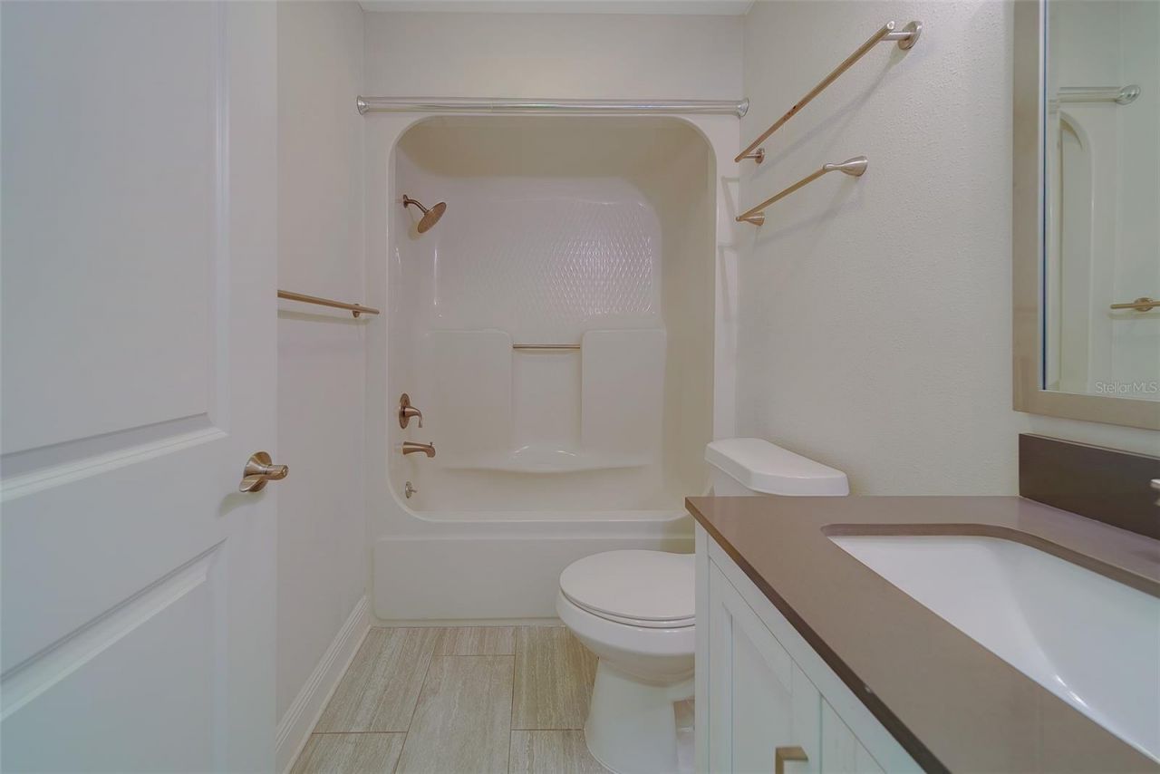 225 36th Avenue Ne, Saint Petersburg, FL 33704 Photo