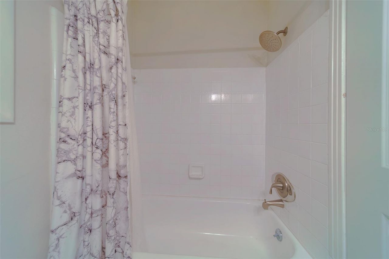 225 36th Avenue Ne, Saint Petersburg, FL 33704 Photo