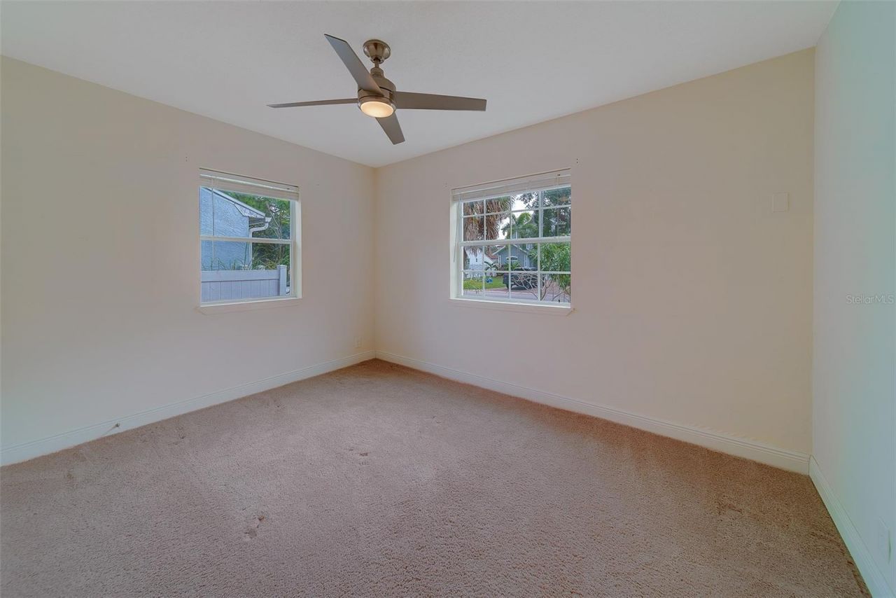 225 36th Avenue Ne, Saint Petersburg, FL 33704 Photo