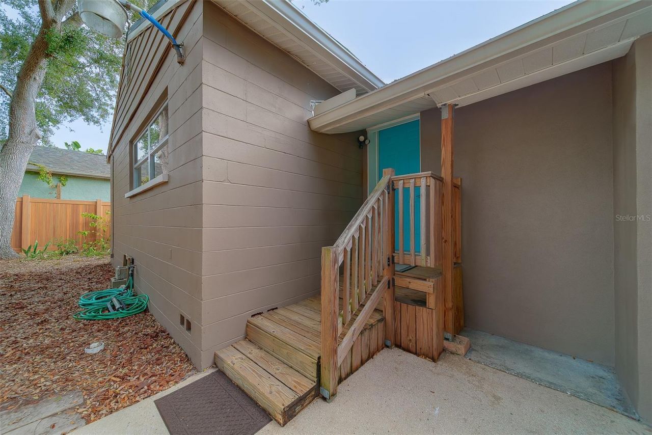 225 36th Avenue Ne, Saint Petersburg, FL 33704 Photo