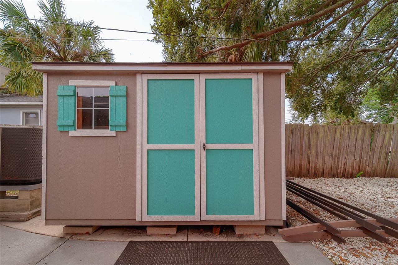 225 36th Avenue Ne, Saint Petersburg, FL 33704 Photo