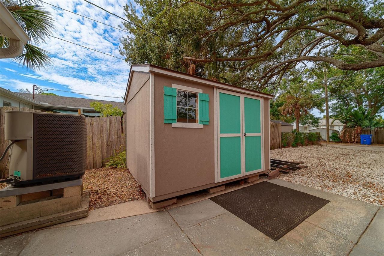 225 36th Avenue Ne, Saint Petersburg, FL 33704 Photo