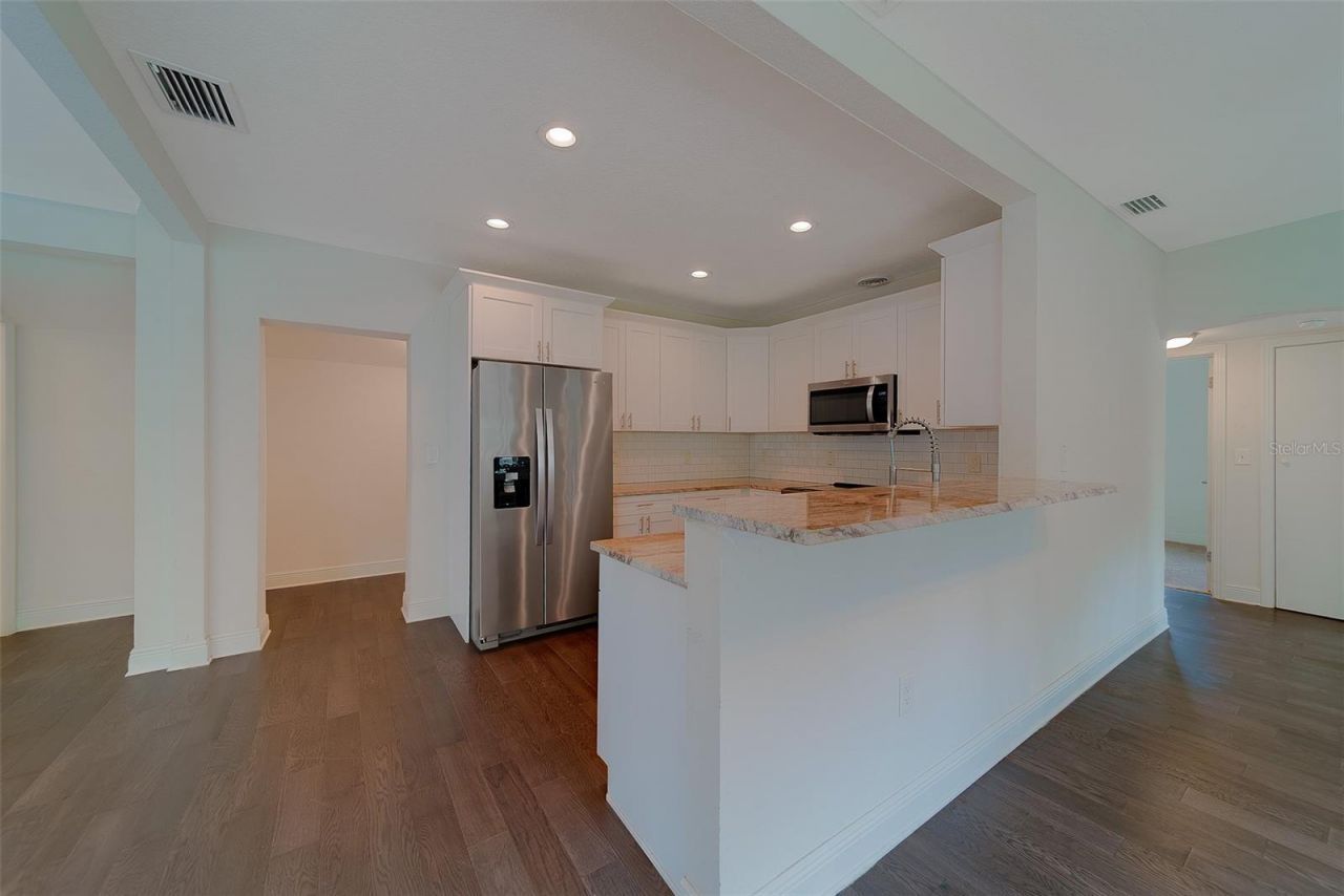 225 36th Avenue Ne, Saint Petersburg, FL 33704 Photo