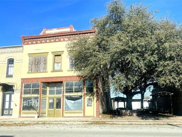 324 Avenue C, Rosebud, TX 76570