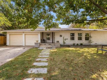 4809 waldron Avenue, Fort Worth, TX 76133