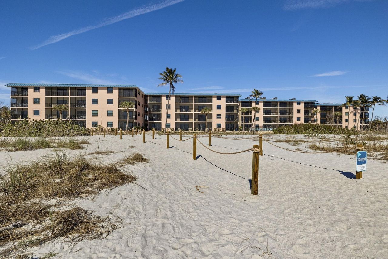 2230 Camino Del Mar Dr, Unit 4A2, Sanibel, FL 33957 Photo