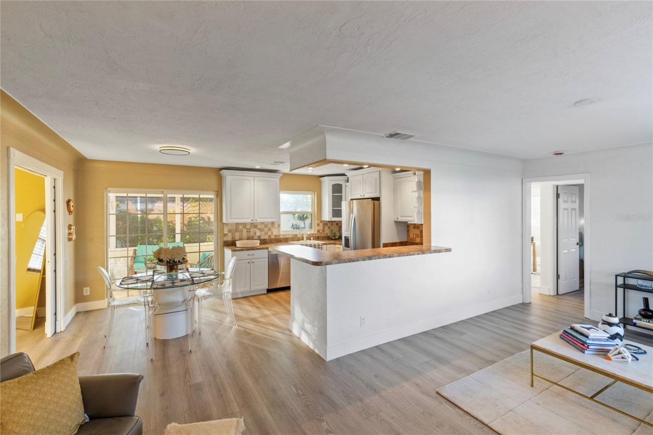 226 75th Street N, Saint Petersburg, FL 33710 Photo