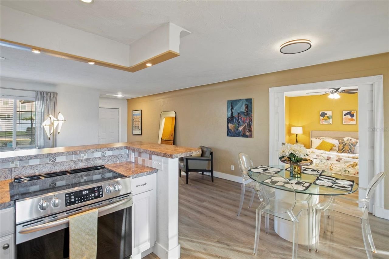 226 75th Street N, Saint Petersburg, FL 33710 Photo