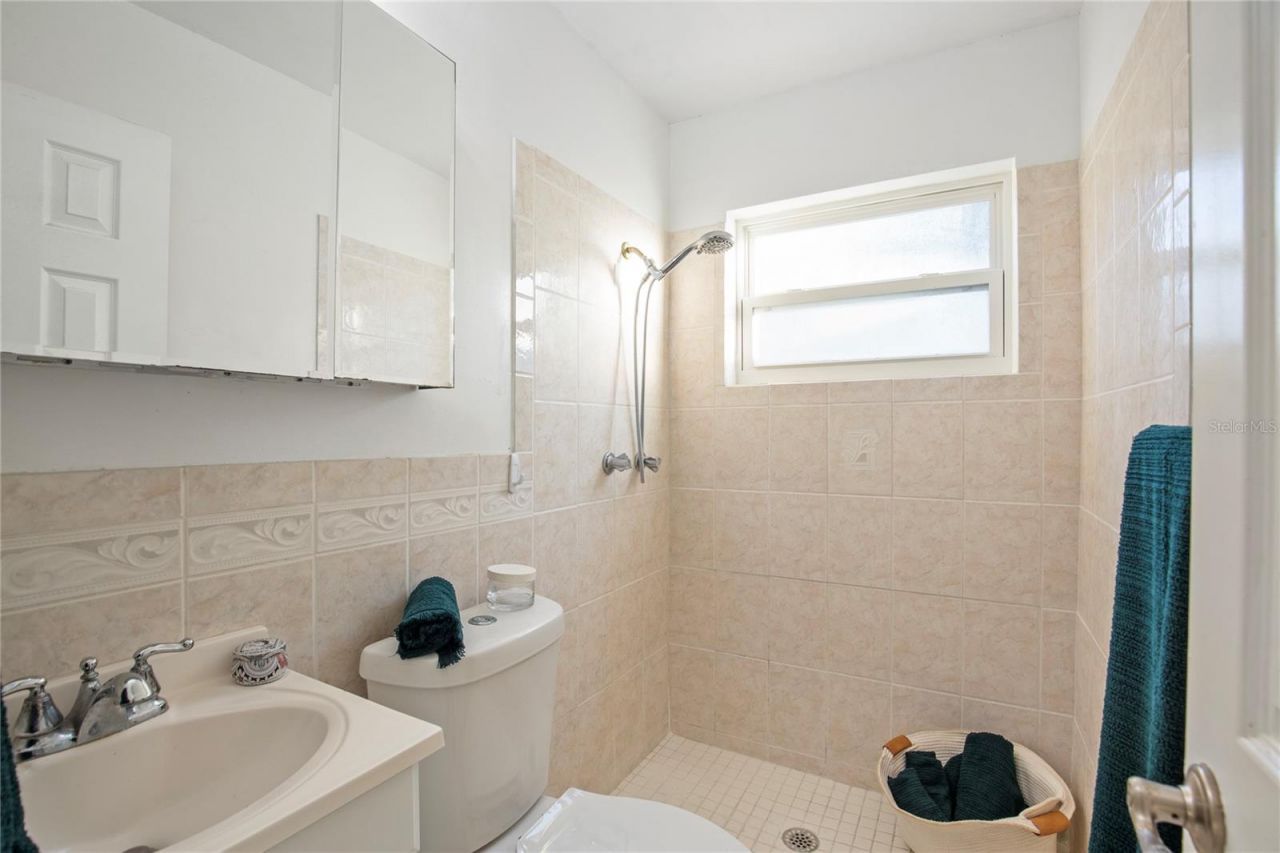 226 75th Street N, Saint Petersburg, FL 33710 Photo