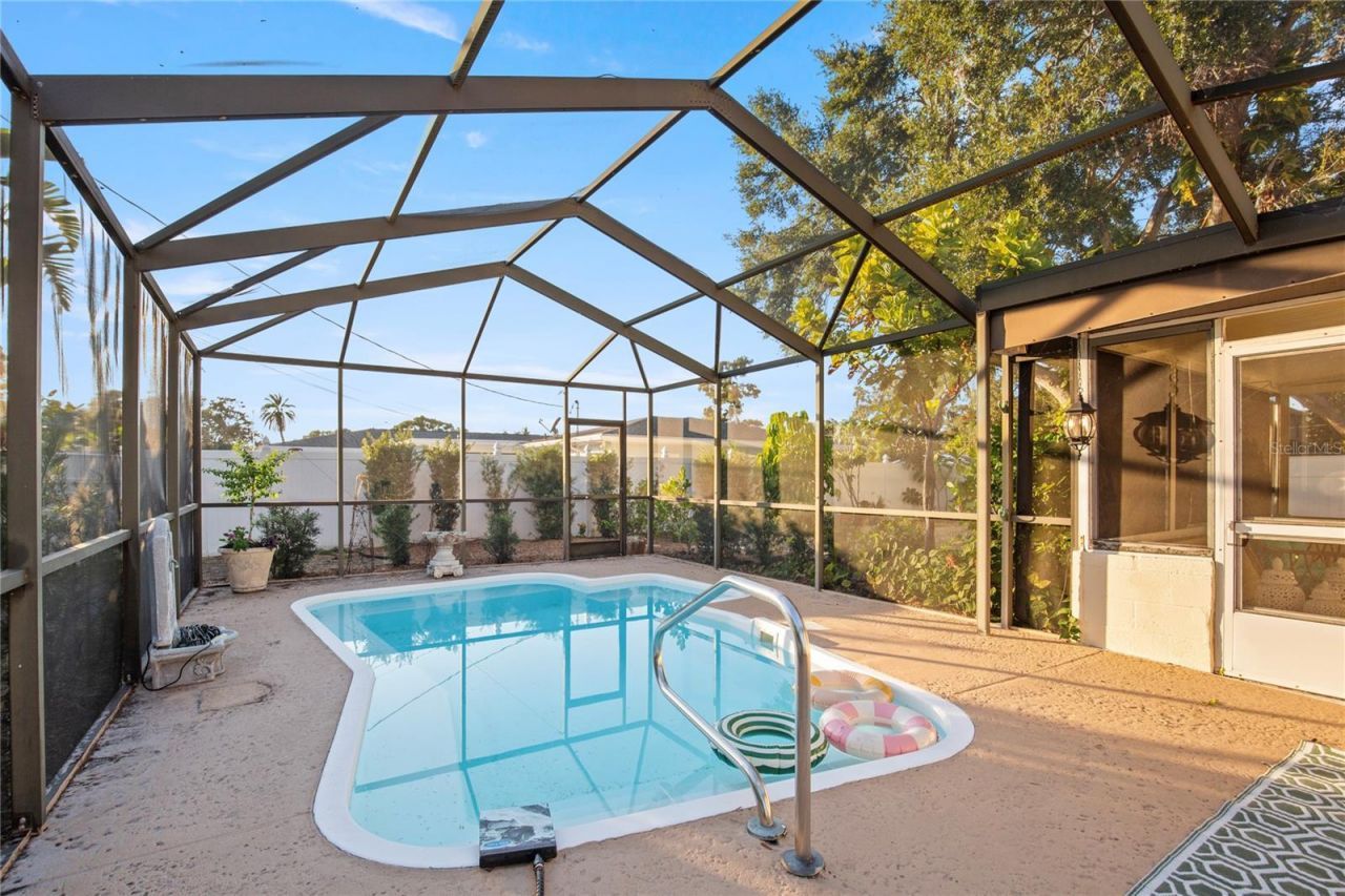 226 75th Street N, Saint Petersburg, FL 33710 Photo