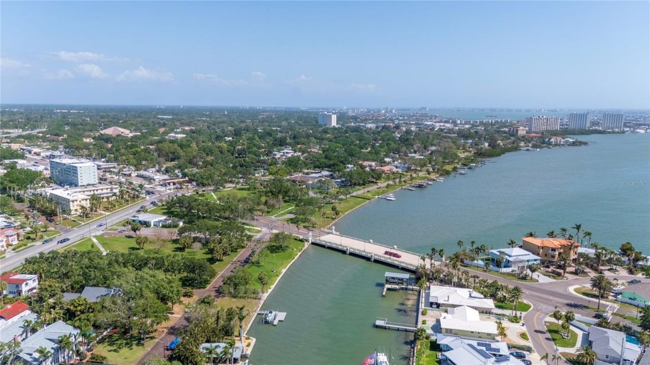 226 75th Street N, Saint Petersburg, FL 33710 Photo