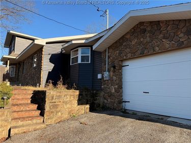 7904 Sissonville Drive, Sissonville, WV 25320