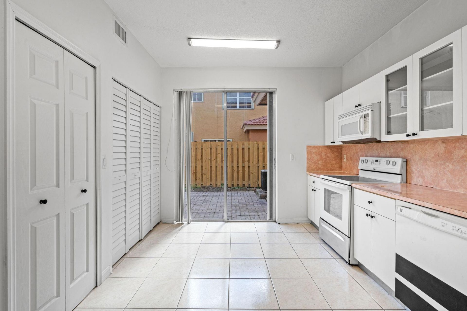 8520 NW 139th Terrace, Unit 1602, Miami Lakes, FL 33016 Photo